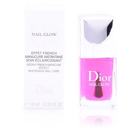 Dior Nail Glow : vernis à ongles effet french manucure .